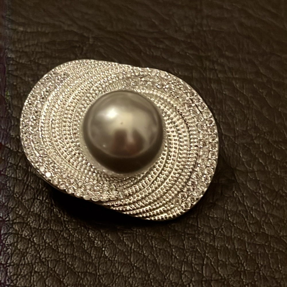 Silver-Plated Brooch with a Grey Pearl and Cubic Zirconia Stones